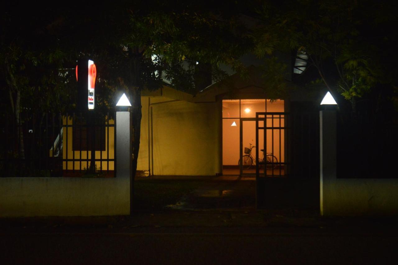 Hostel Mon Reve, Unawatuna Buitenkant foto