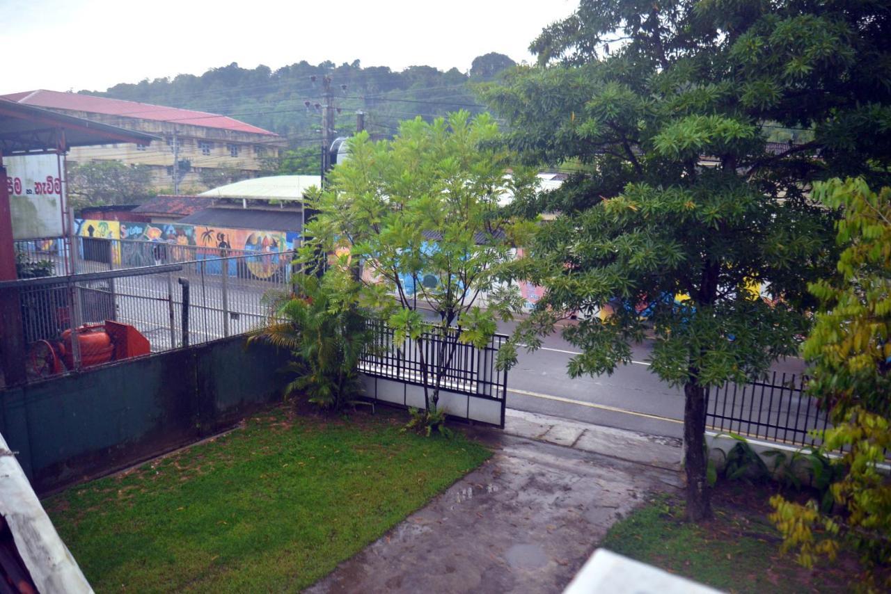 Hostel Mon Reve, Unawatuna Buitenkant foto
